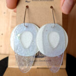 Pendientes de Plata 925 y materiales reciclados, lila y blancos